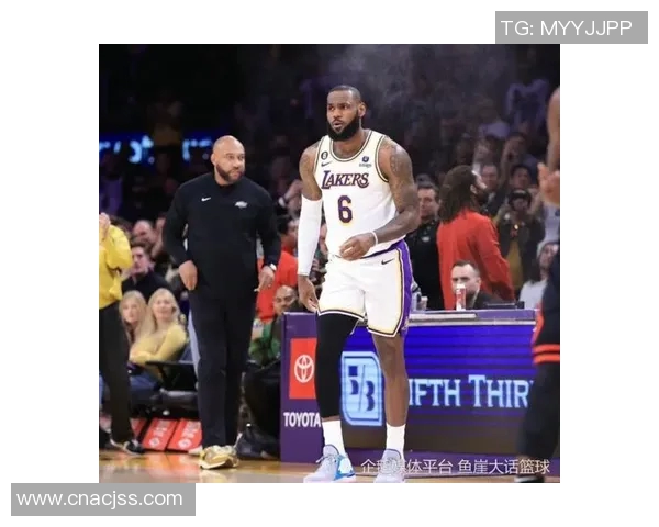 湖人快船激战贝弗利冲突引发球迷热议赛场火药味十足