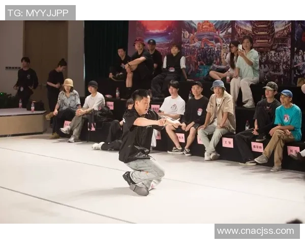 广州街舞队边路渗透战术解析与街舞文化的深度融合探讨 广州街舞队边路渗透战术解析与街舞文化的深度融合探讨