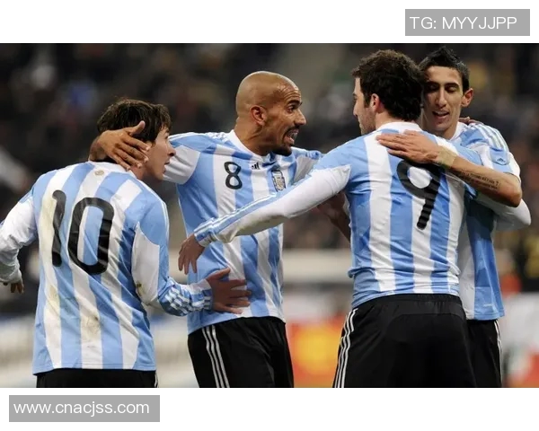 梅西带领阿根廷重夺世界杯荣耀历史性的回归与辉煌时刻